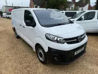 Used Vauxhall Vivaro S 150 HP (110 kW) 2020 White MPV