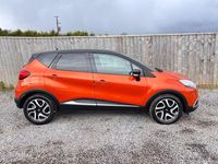Used Renault Captur Dynamique 90 HP (66 kW) 2015 Orange/black SUV