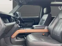 Begagnad Land Rover Defender 300 HK (220 kW) 2024 SUV