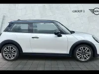 Used Mini Cooper Hatch 154 HP (113 kW) 2024 Nanuq white Hatchback