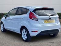 Usado Ford Fiesta Zetec 2016 Branco Citadino