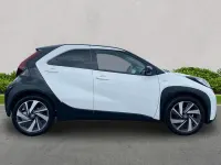 Used Toyota Aygo X 72 HP (52 kW) 2025 White SUV