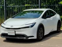 Used Toyota Prius 122 HP (89 kW) 2023 White Hatchback