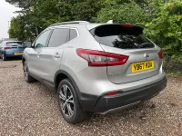 Used Nissan Qashqai N-Connecta 115 HP (84 kW) 2017 Silver SUV