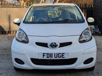Used Toyota Aygo 67 HP (49 kW) 2011 White Hatchback