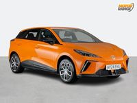 Begagnad MG MG4 EV Trophy 319 kW (435 HK) 2024 Orange Halvkombi