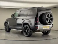 Used Land Rover Defender SE 300 HP (220 kW) 2023 Santorini black SUV