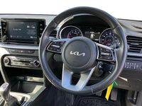 Usado Kia XCeed 120 HP (88 kW) 2022 Cinzento SUV