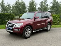 Used Mitsubishi Shogun 2016 Red SUV