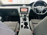 Used VW Passat Business 150 HP (110 kW) 2017 White Estate