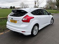 Used Ford Focus Zetec 2012 White Hatchback
