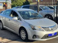 Used Toyota Avensis Active 126 HP (92 kW) 2014 Silver Sedan