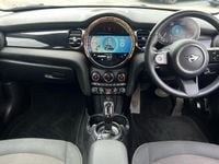 Usado Mini Cooper Classic 134 HP (98 kW) 2021 Cinzento Citadino