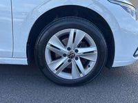 Second-hand VW Golf VIII Life 108 CP (79 kW) 2022 Alb Hatchback