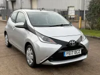Begagnad Toyota Aygo X-play 68 HK (50 kW) 2017 Silver Halvkombi