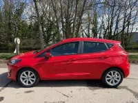 Usado Ford Fiesta Trend 2022 Rojo Utilitario