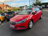 Begagnad Vauxhall Astra Design Edition 100 HK (73 kW) 2016 Röd Halvkombi