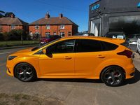 Used Ford Focus ST 250 HP (183 kW) 2015 Yellow Hatchback