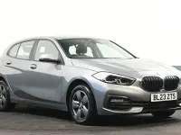 Usado BMW 118 Sport Line 134 CV (98 kW) 2023 Gris Utilitario