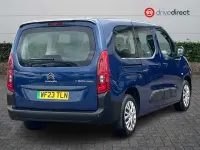 Begagnad Citroën e-Berlingo Feel 100 kW (136 HK) 2023 Blå Minibuss