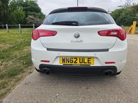 Used Alfa Romeo Giulietta Lusso 140 HP (102 kW) 2012 White Hatchback