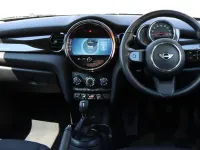 Begagnad Mini Cooper Classic 134 HK (98 kW) 2021 Grå Halvkombi