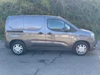 Usado Vauxhall Combo Sportive 100 CV (73 kW) 2019 Gris Monovolumen