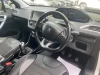 Used Peugeot 2008 Allure 110 HP (80 kW) 2017 White SUV