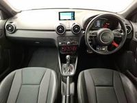 Usado Audi A1 S-Line 125 HP (91 kW) 2018 Cinzento Citadino
