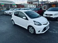 Used Toyota Aygo Style 68 HP (50 kW) 2014 White Hatchback