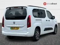 Used Vauxhall Combo Ultimate 100 kW (136 HP) 2025 White MPV