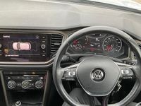 Used VW T-Roc SE 115 HP (84 kW) 2018 White silver SUV