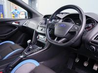 Used Ford Focus RS 350 HP (257 kW) 2017 Blue Hatchback