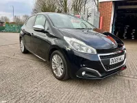 Gebraucht Peugeot 208 Signature Sky 2019 Schwarz Kleinwagen