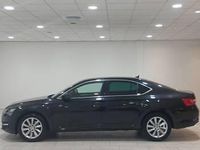Usado Skoda Superb SE Technology 150 CV (110 kW) 2023 Negro Utilitario