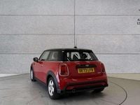 Używany Mini Cooper Classic 134 KM (98 kW) 2023 Czerwony Hatchback
