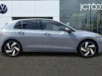 Usado VW Golf VIII GTI 261 HP (191 kW) 2024 Cinzento Citadino