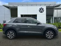 Usado VW T-Roc Active 110 HP (80 kW) 2022 Cinzento SUV