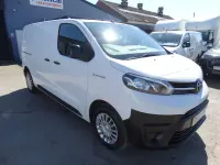 Usado Toyota Proace 100 kW (136 HP) 2023 Branco Monovolume