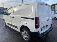 Begagnad Peugeot Partner 131 HK (96 kW) 2021 Vit Minibuss