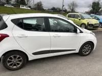 Käytetty Hyundai i10 Premium 66 HP (48 kW) 2015 Valkoinen Viistoperä