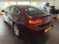 Used Vauxhall Insignia SRi 140 HP (102 kW) 2019 Red Hatchback