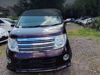 used Nissan Elgrand 8 seat