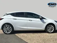 Used Vauxhall Astra 150 HP (110 kW) 2018 White Hatchback