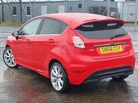 Usado Ford Fiesta Titanium X 125 HP (91 kW) 2016 Vermelho Citadino
