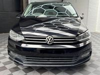 Begagnad VW Touran SEL 150 HK (110 kW) 2016 Svart Minibuss