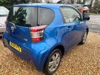 Used Toyota iQ 68 HP (50 kW) 2010 Blue Hatchback
