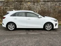 Used Kia Ceed 114 HP (83 kW) 2019 White Hatchback