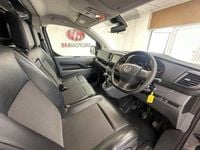 Used Vauxhall Vivaro Sportive 120 HP (88 kW) 2020 Grey MPV