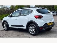 Used Dacia Sandero Expression 2023 White Hatchback